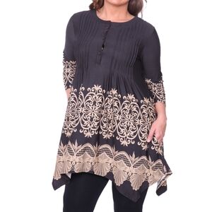White Mark Women's Lucy Medallion Print Tunic in Black & Golden Tan Size XXXL